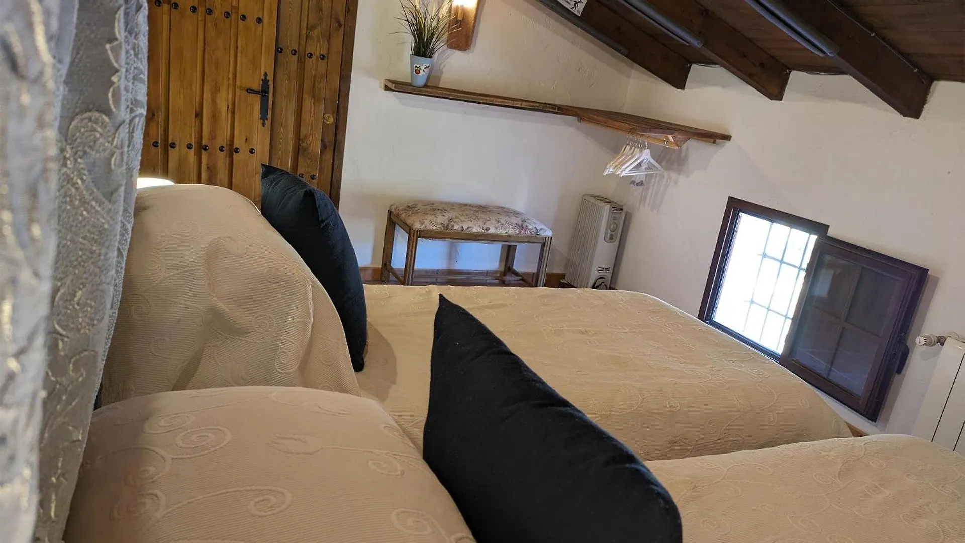 Casa Kisi Cottage, Rural Boutique Bed & Breakfast Colmenar Guest house